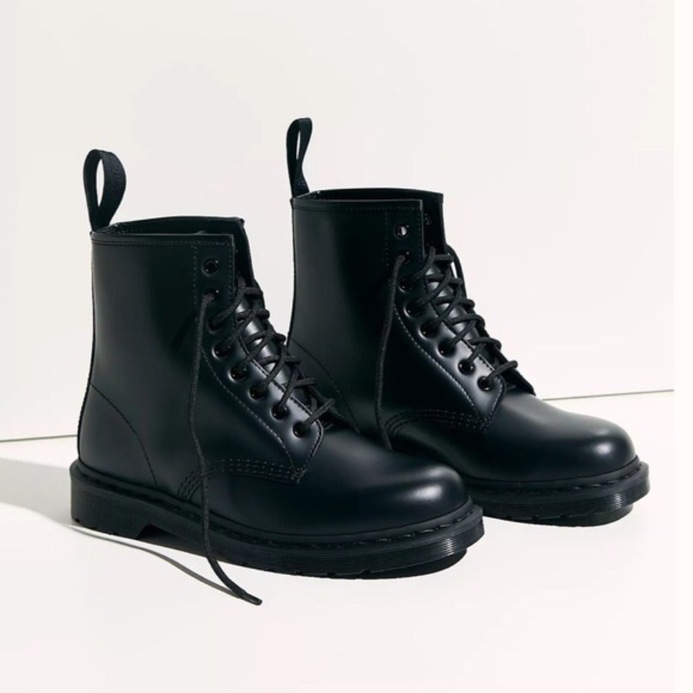 Dr. Martens 1460 Mono Black Smooth Leather Boots Size 9 Women’s